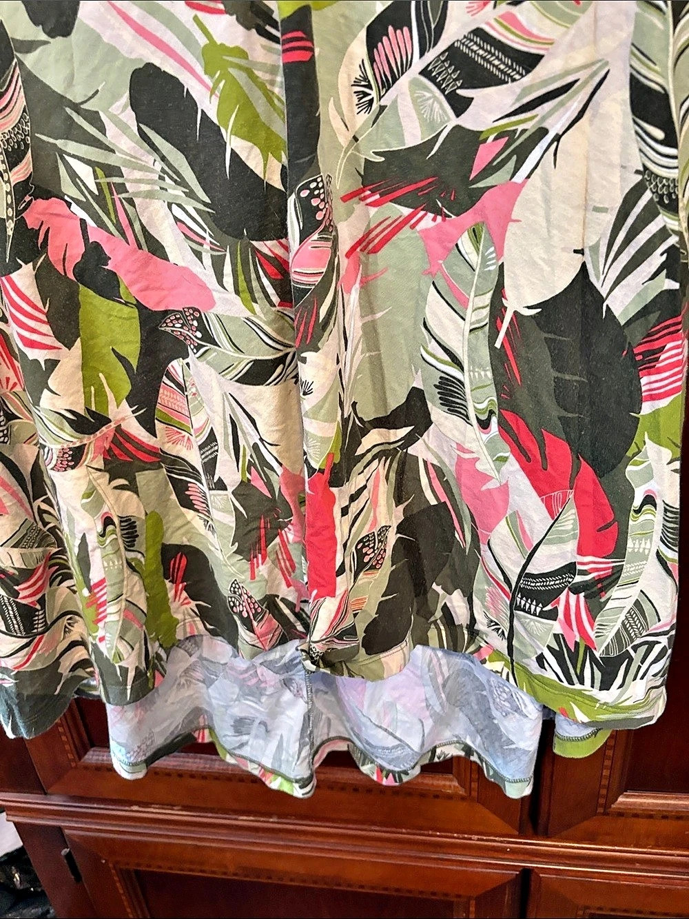 Patagonia Women's Floral Coverup Green Pink XL Like New - Picture 4 of 6